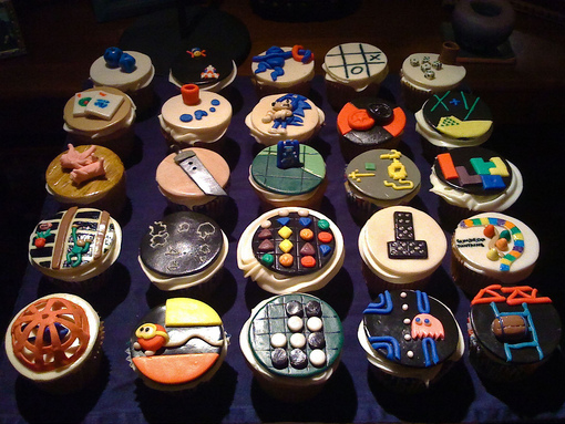 retro game cupcakes